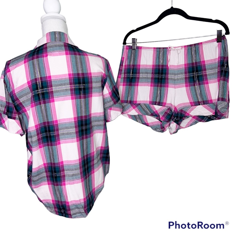 *SOLD* Victoria’s Secret Plaid Flannel Shimmer Pajama Set Size Medium - Picture 2 of 12